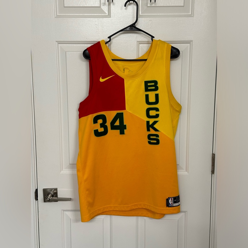 Nike NBA Milwaukee Bucks Giannis Antetokounmpo Jersey